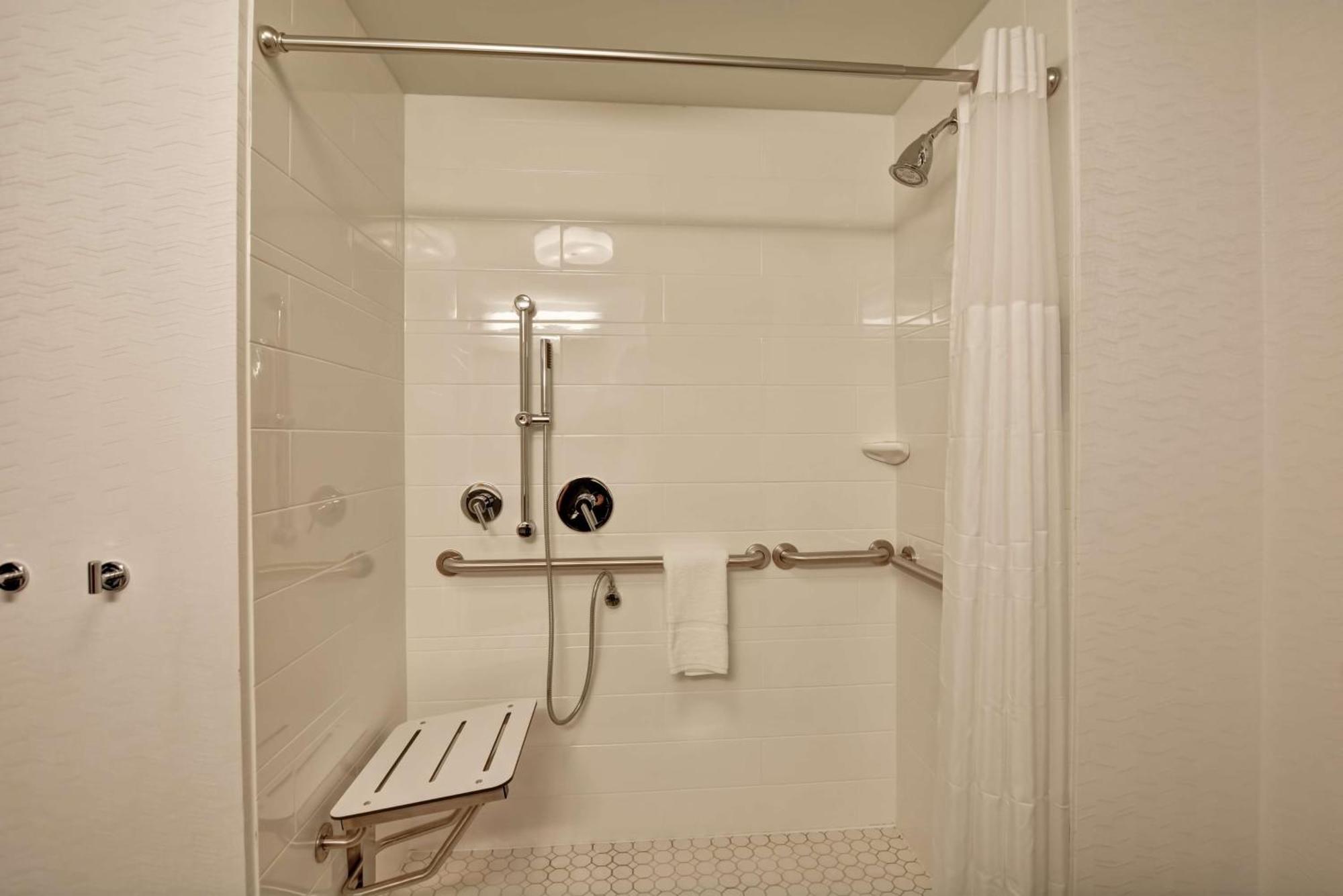 Hampton Inn Atlanta קנסואו מראה חיצוני תמונה